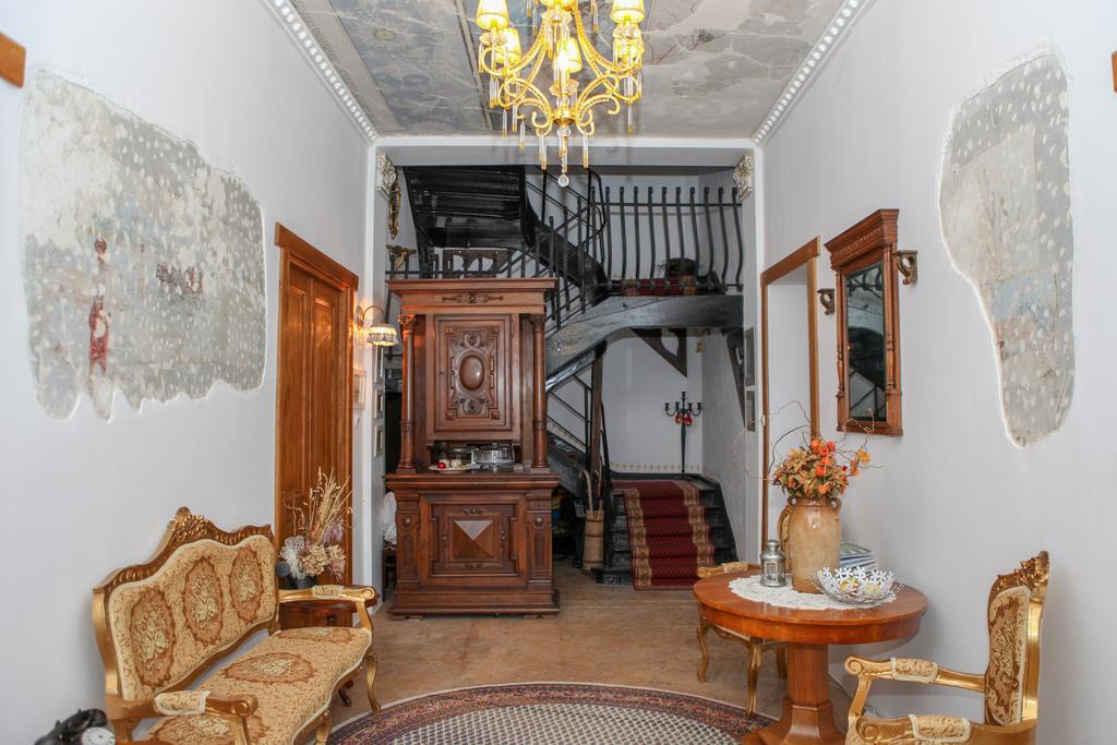 Il Piccolo Castello Буштени Экстерьер фото